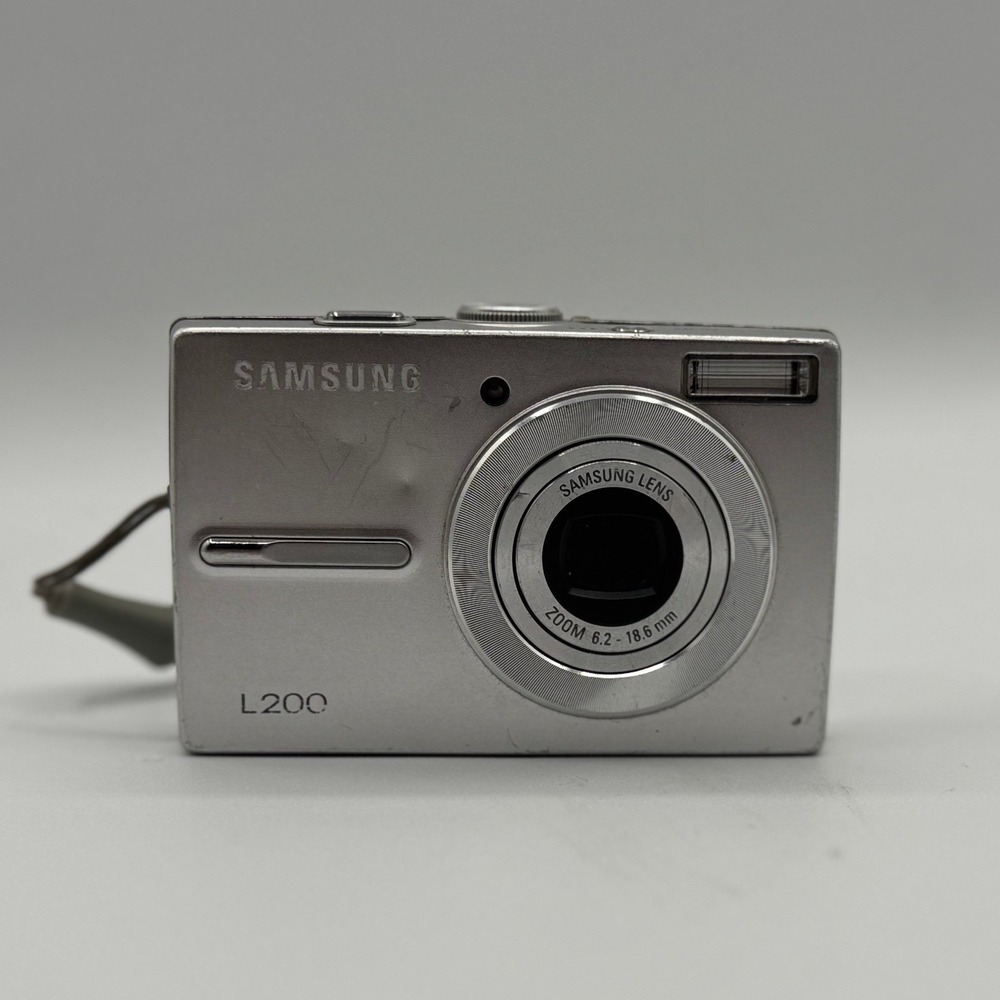 Samsung L200 Digital Camera Silver 10.2MP 3x Optical Zoom Compact Point Shoot